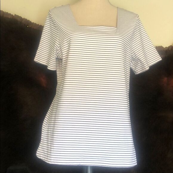 Tahari top XL (2654) - Picture 1 of 5